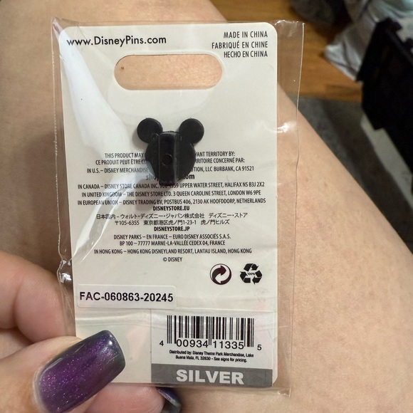 Disney Epcot Germany Pavilion Pin Mickey Mouse Minnie Mouse Dancing New - Picture 2 of 2